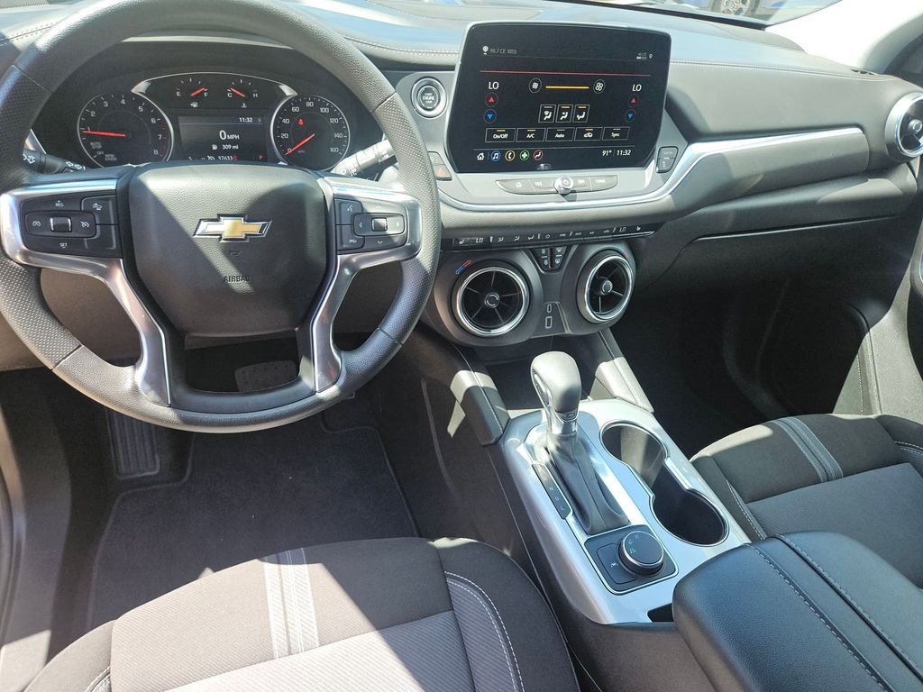 Thumbnail: 2025 Chevrolet Blazer - 16