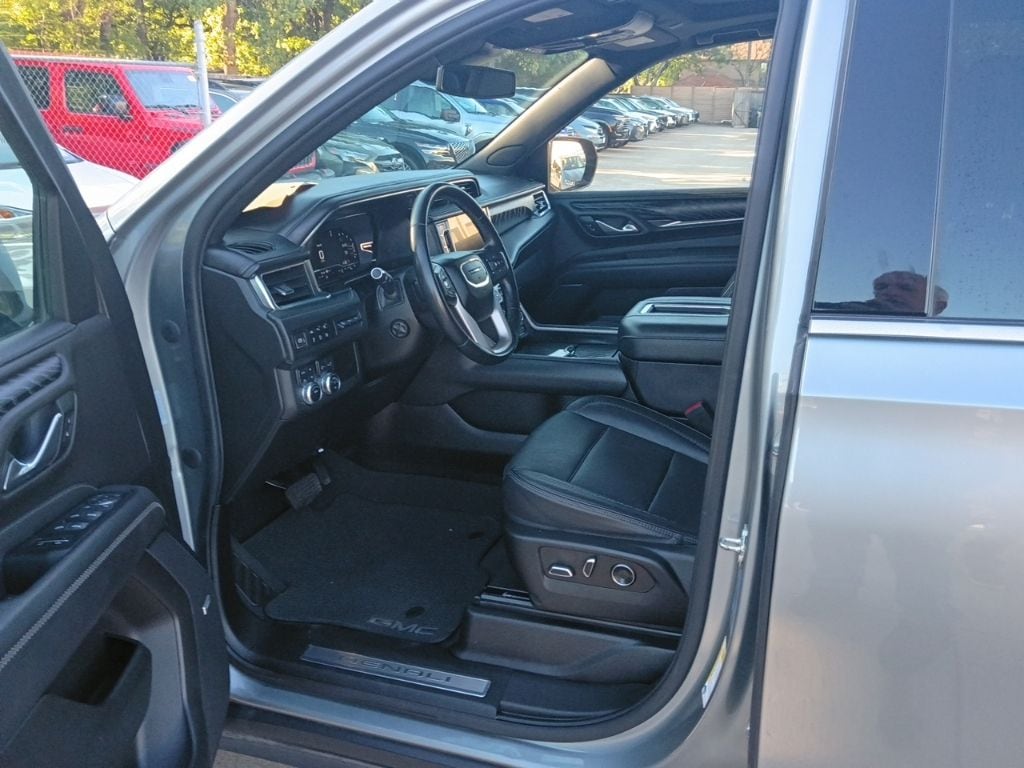 Thumbnail: 2023 GMC Yukon - 3