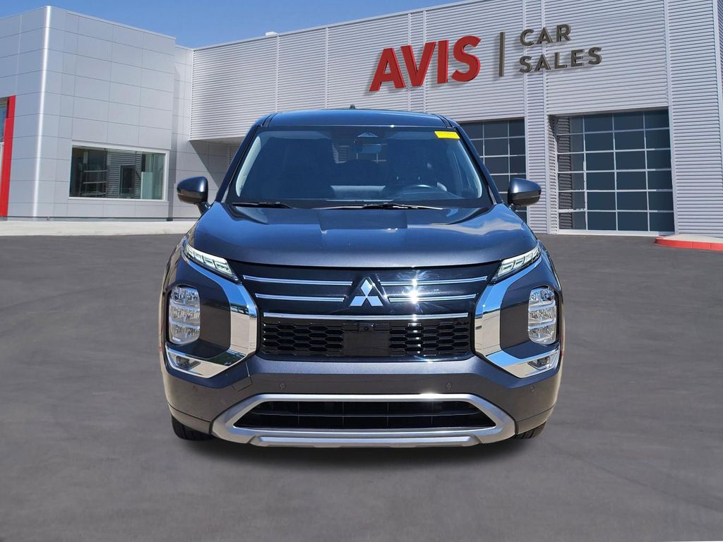 Thumbnail: 2025 Mitsubishi Outlander - 10