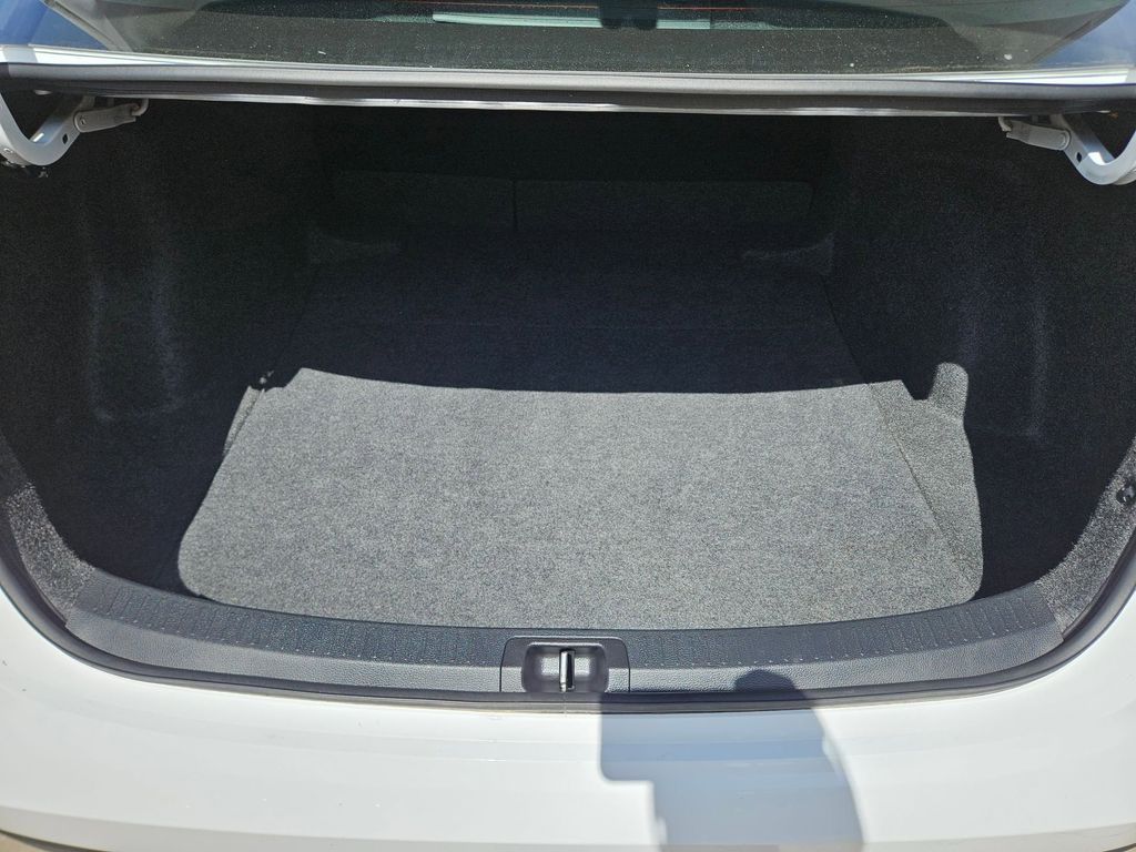 Thumbnail: 2025 Toyota Corolla - 24