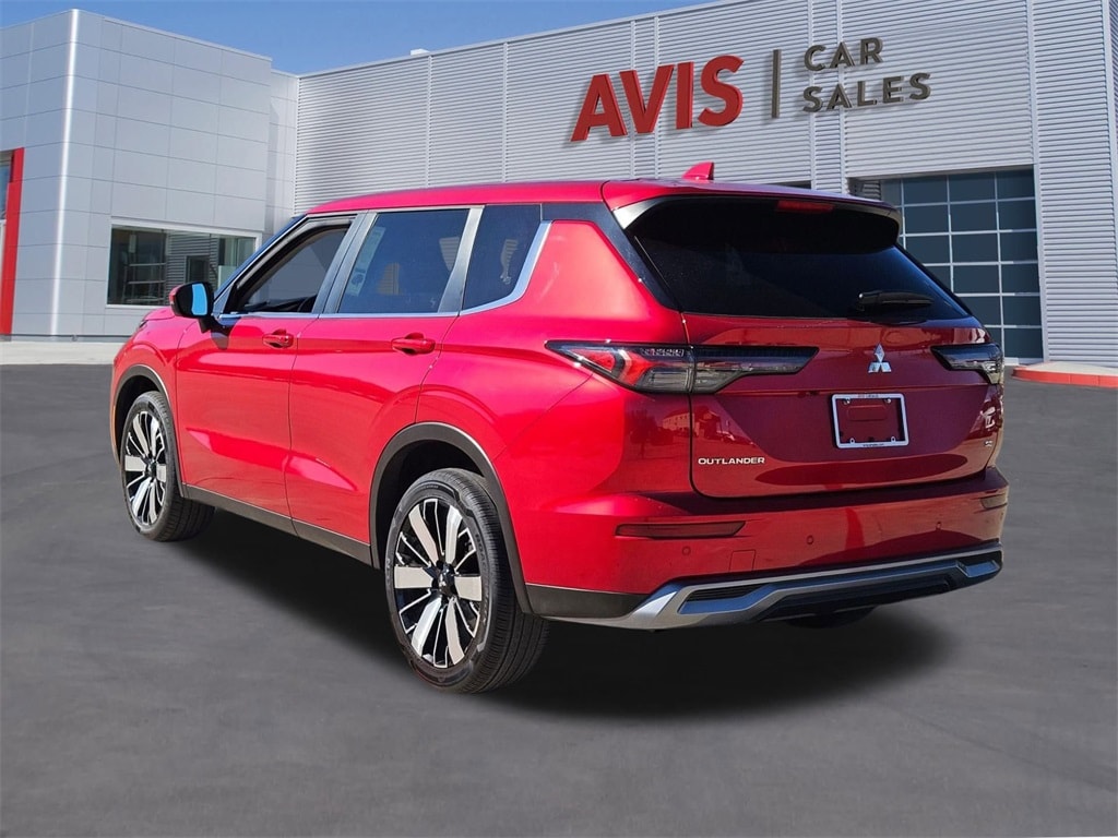 Thumbnail: 2025 Mitsubishi Outlander - 3