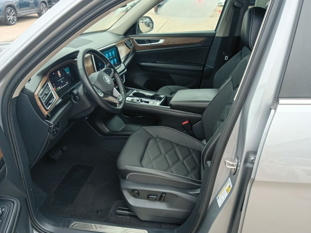 Thumbnail: 2025 Volkswagen Atlas - 3