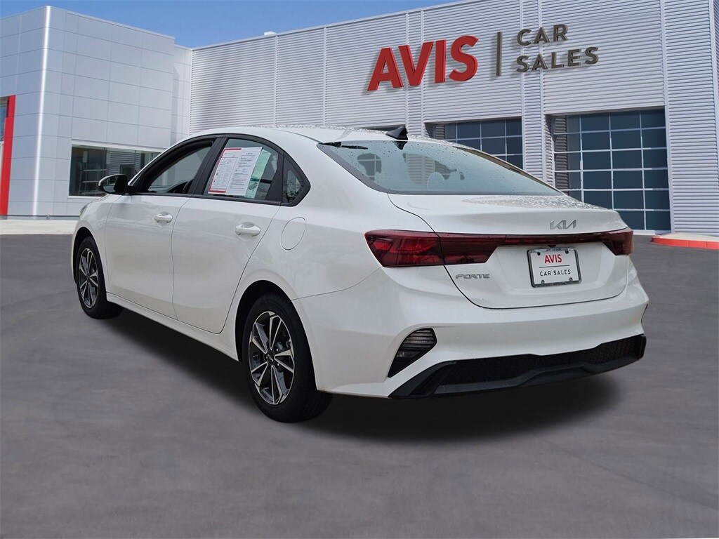 2024 Kia Forte LXS photo 3