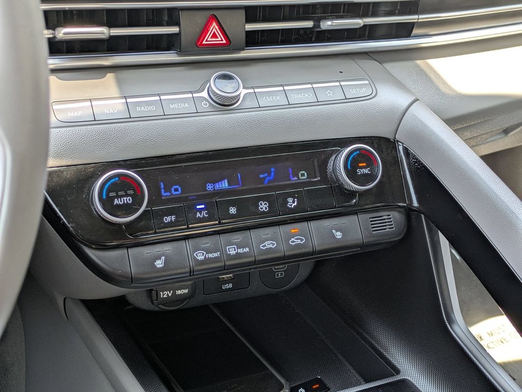 Thumbnail: 2025 Hyundai Elantra - 17