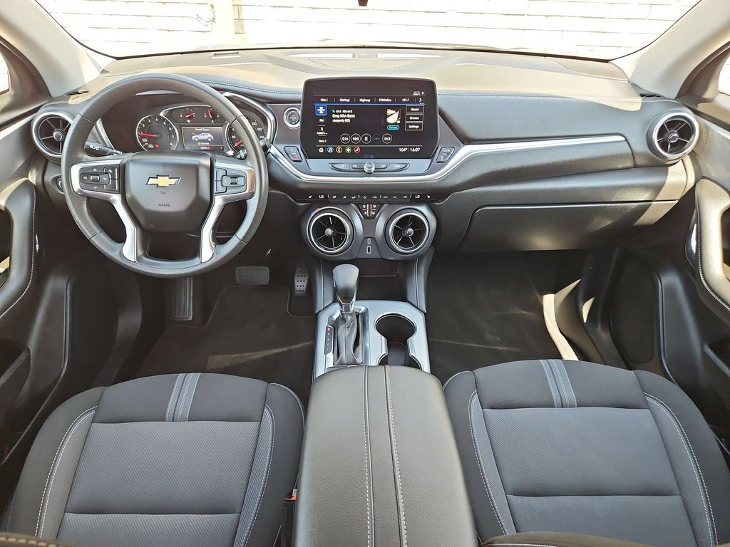 Thumbnail: 2025 Chevrolet Blazer - 23