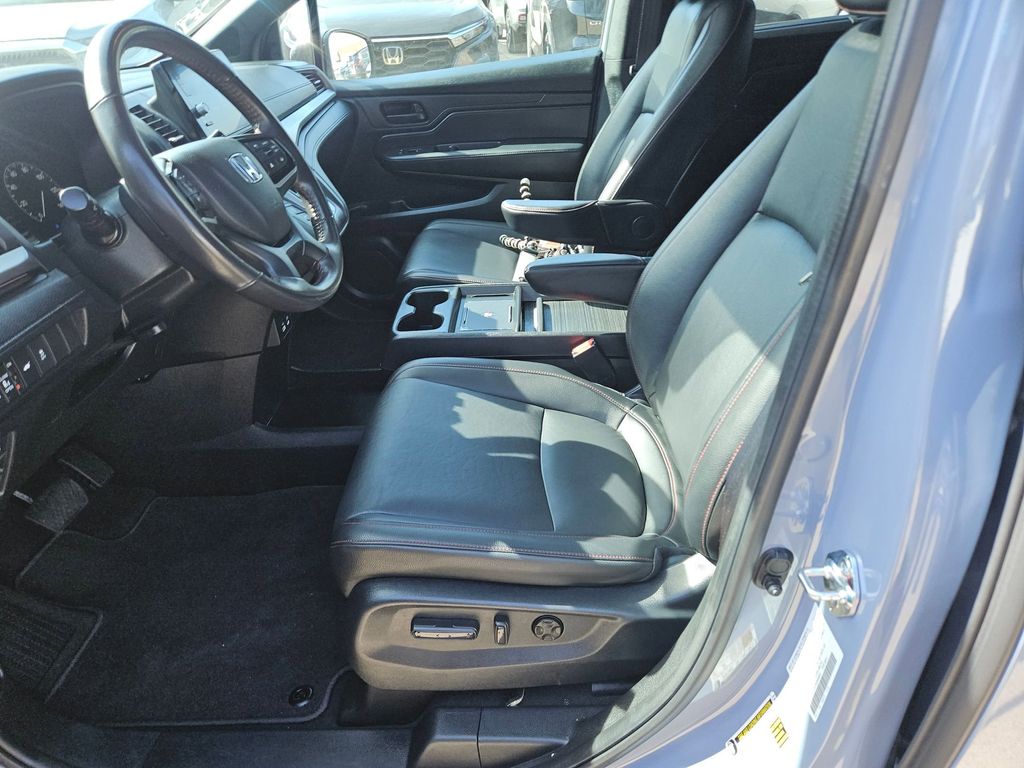 Thumbnail: 2025 Honda Odyssey - 11