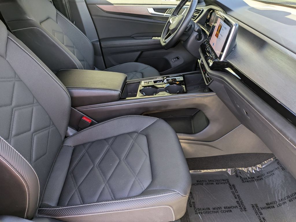2025 Volkswagen Atlas Cross Sport SE w/Tech - Photo 30