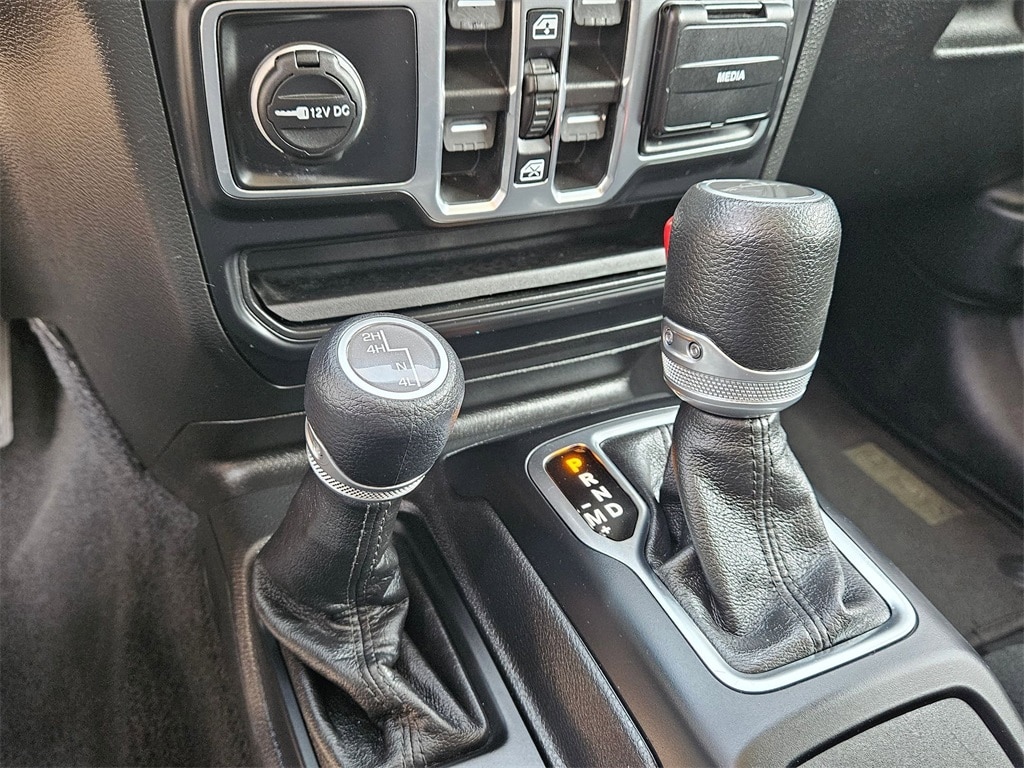 Thumbnail: 2023 Jeep Gladiator - 20