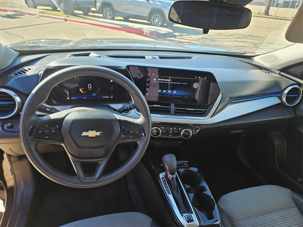 Thumbnail: 2024 Chevrolet Trax - 16