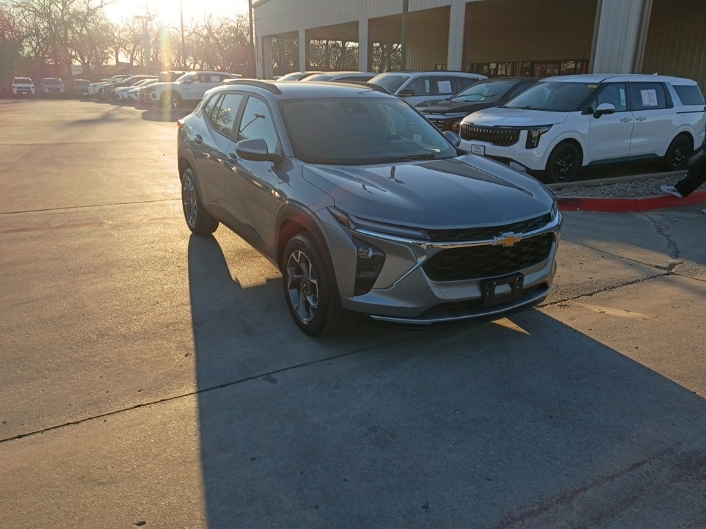 Thumbnail: 2025 Chevrolet Trax - 6