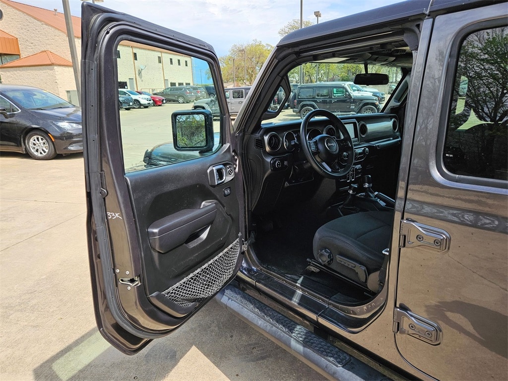 Thumbnail: 2023 Jeep Gladiator - 11