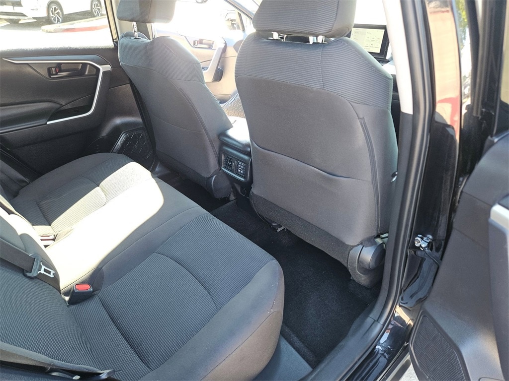 Thumbnail: 2025 Toyota RAV4 - 28