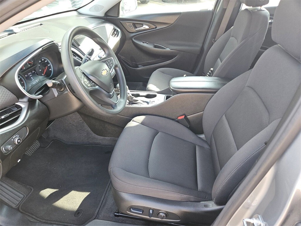 Thumbnail: 2024 Chevrolet Malibu - 11