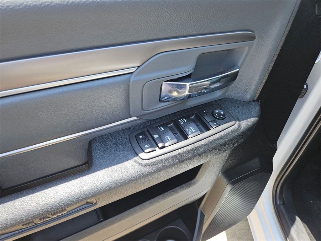 Thumbnail: 2023 RAM 1500 Classic - 13