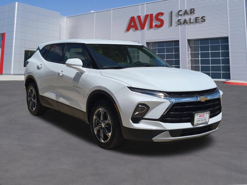 Thumbnail: 2025 Chevrolet Blazer - 3