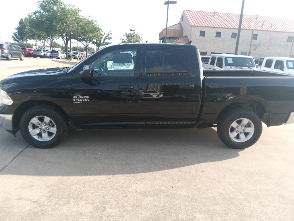 Thumbnail: 2023 RAM 1500 Classic - 3