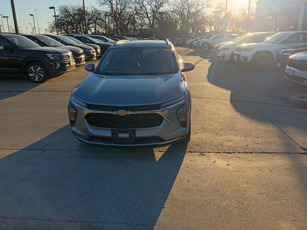 Thumbnail: 2025 Chevrolet Trax - 5