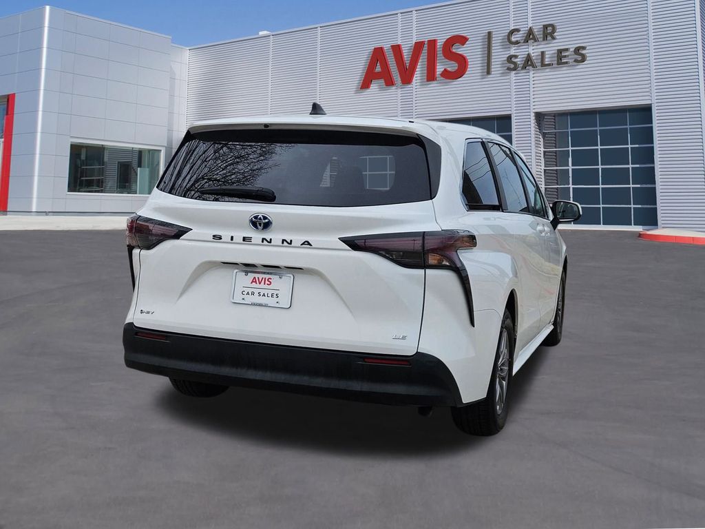 Thumbnail: 2025 Toyota Sienna - 6
