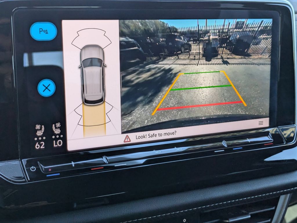 2025 Volkswagen Atlas Cross Sport SE w/Tech - Photo 16
