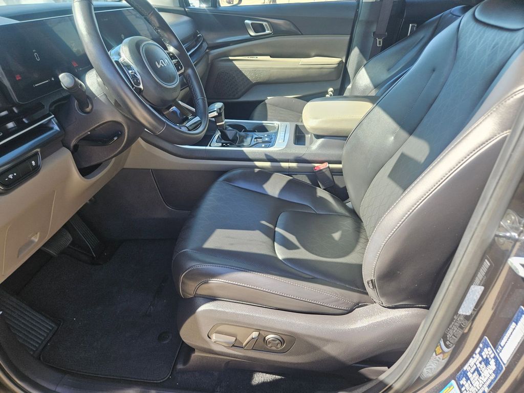 Thumbnail: 2025 Kia Carnival - 13