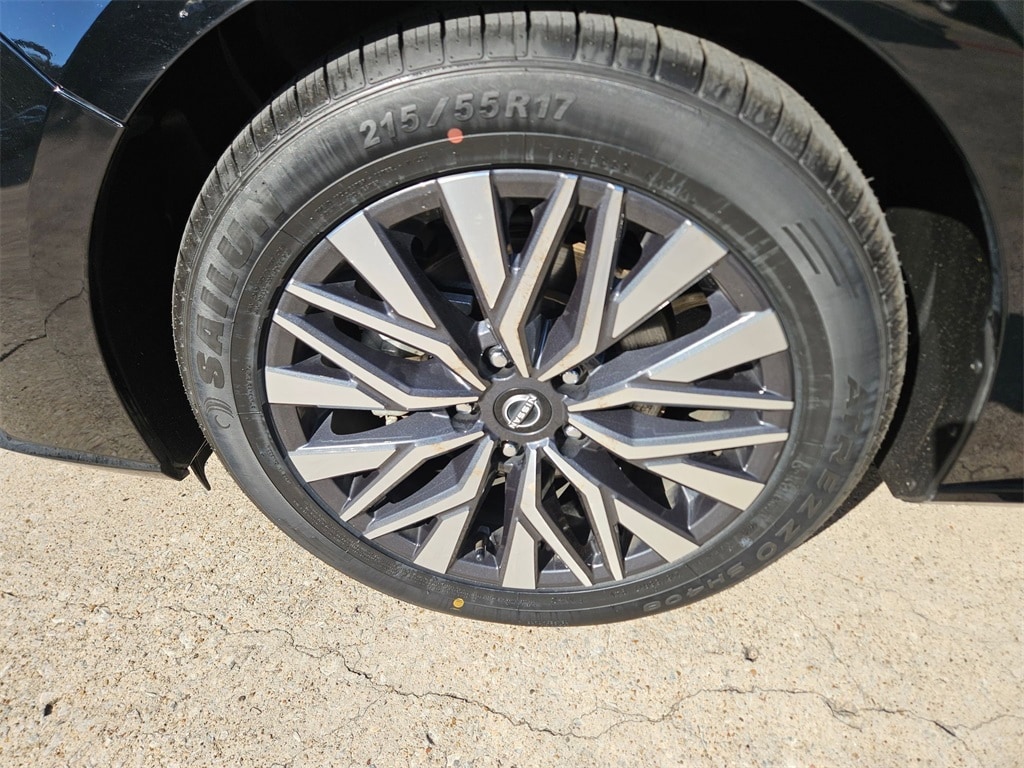 Thumbnail: 2024 Nissan Altima - 33