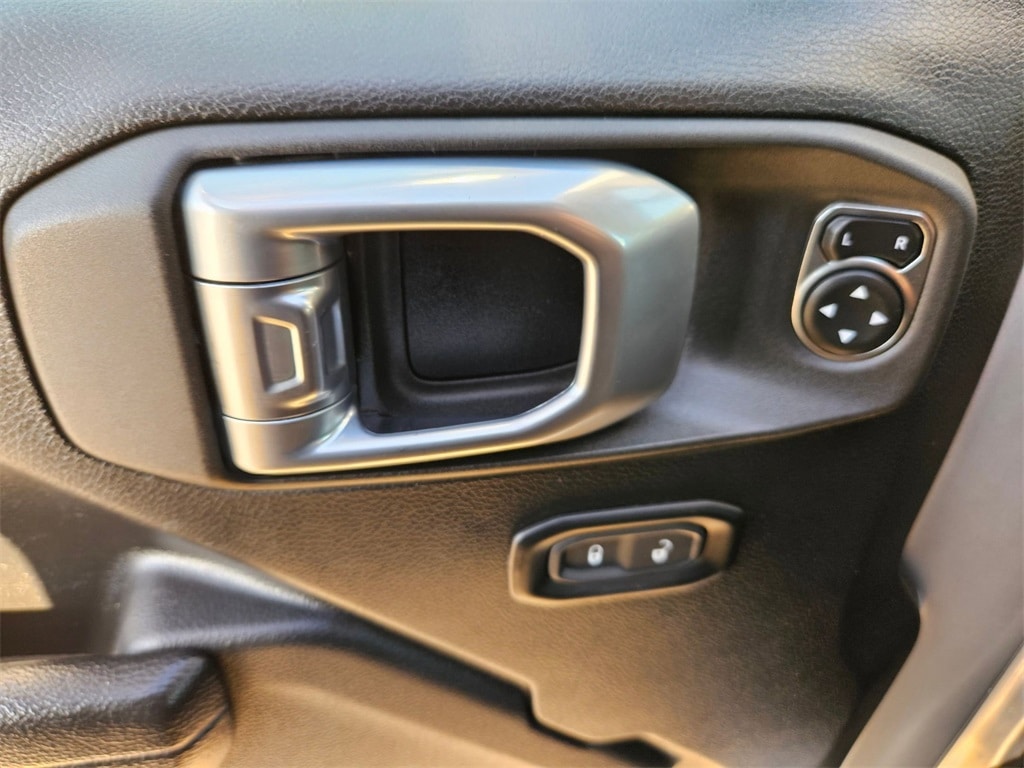 Thumbnail: 2023 Jeep Gladiator - 13
