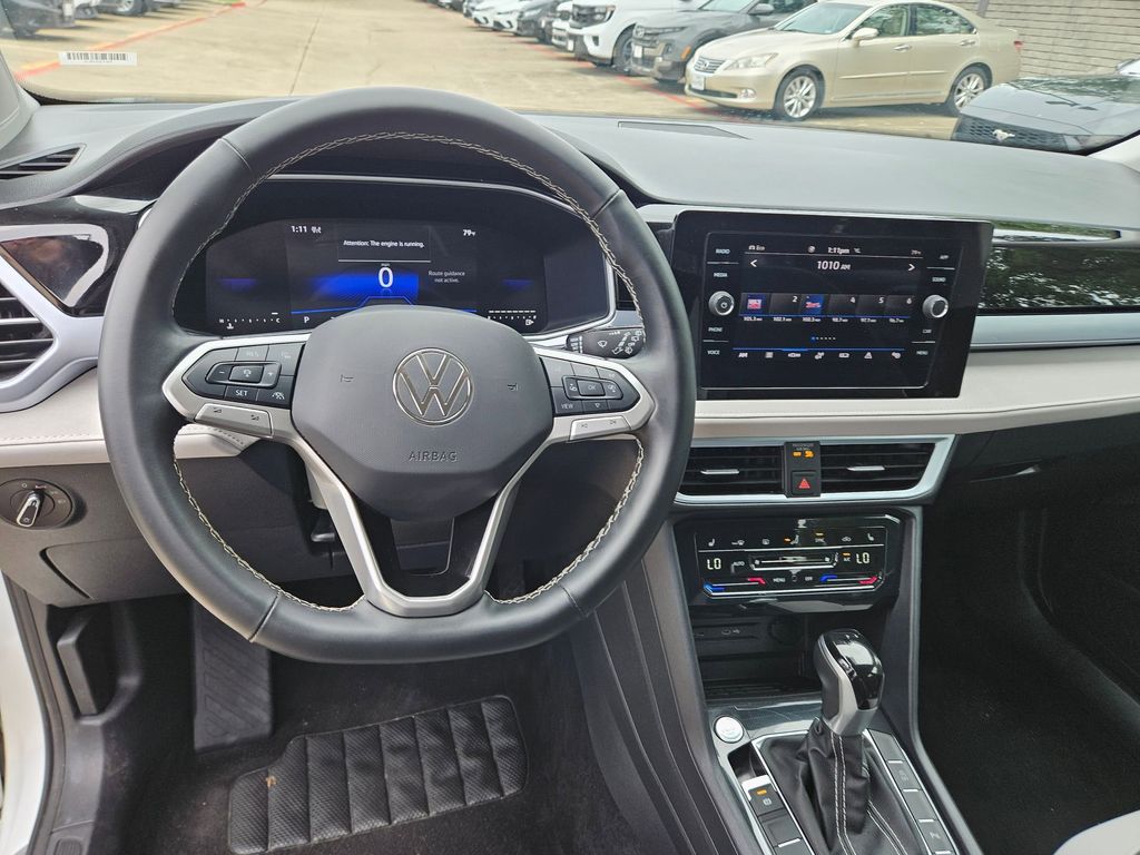 Thumbnail: 2025 Volkswagen Taos - 17