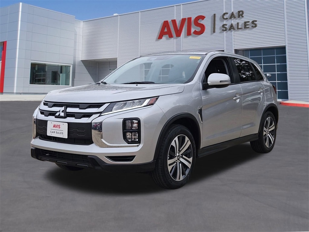 2025 Mitsubishi Outlander Sport SE's photo