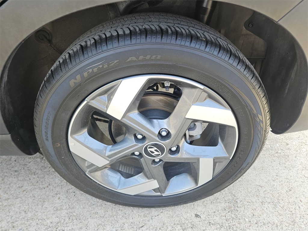 Thumbnail: 2025 Hyundai Venue - 25