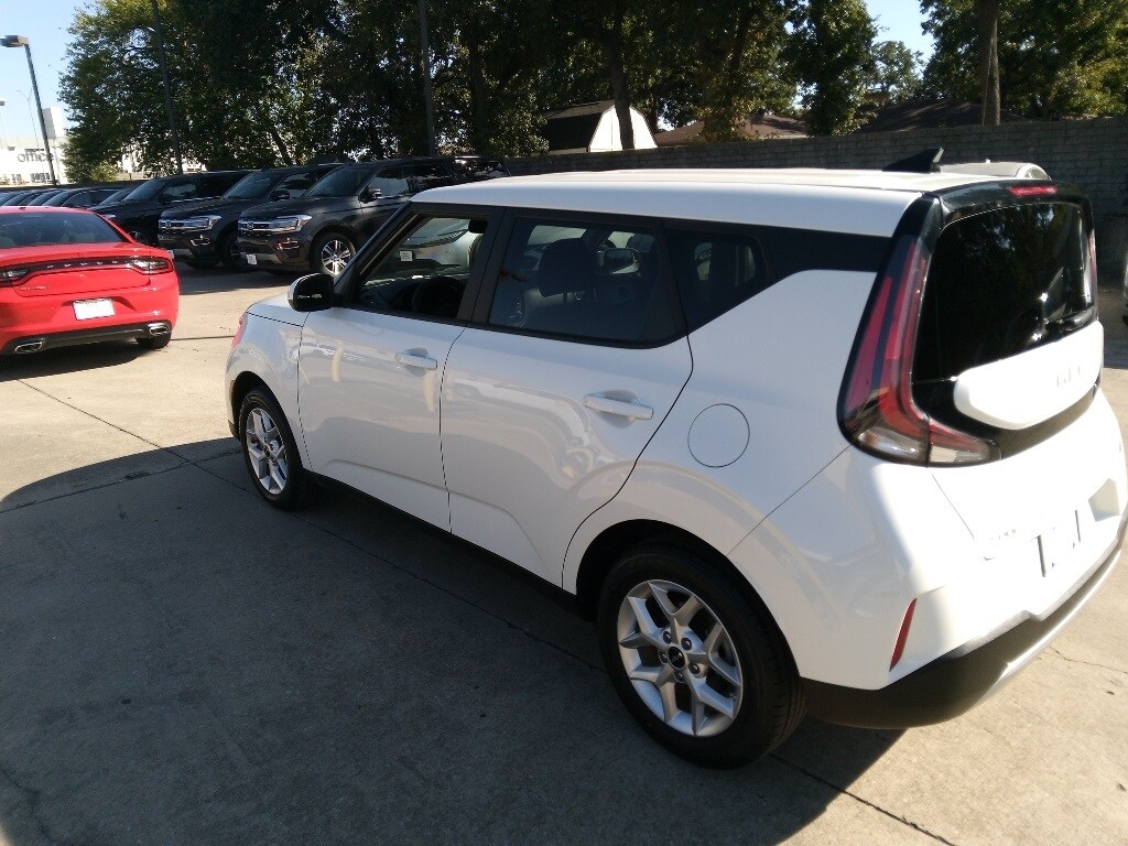 Used 2023 Kia Soul For Sale at AVIS Car Sales VIN KNDJ23AU6P7876235