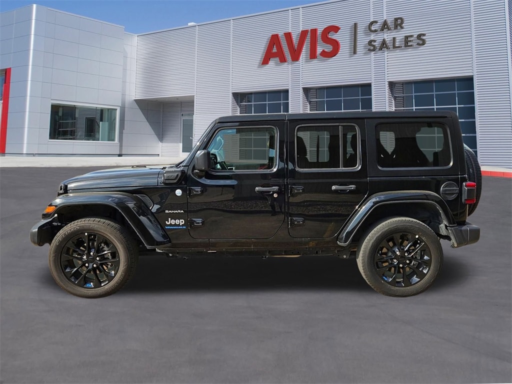 2023 Jeep Wrangler Sahara 10