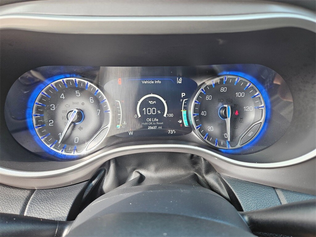 Thumbnail: 2025 Chrysler Pacifica - 16