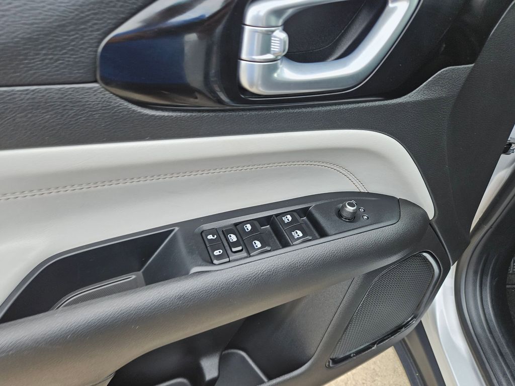 Thumbnail: 2025 Jeep Compass - 15