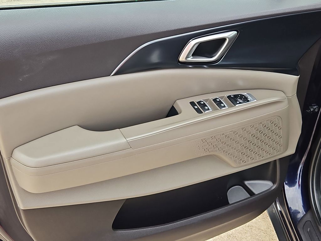 Thumbnail: 2025 Kia Carnival - 11