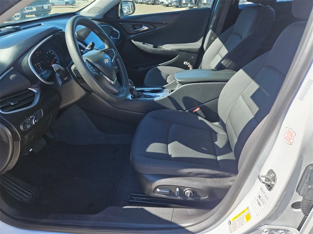 Thumbnail: 2024 Chevrolet Malibu - 11