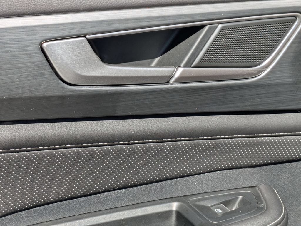 2025 Volkswagen Atlas Cross Sport SE w/Tech - Photo 26
