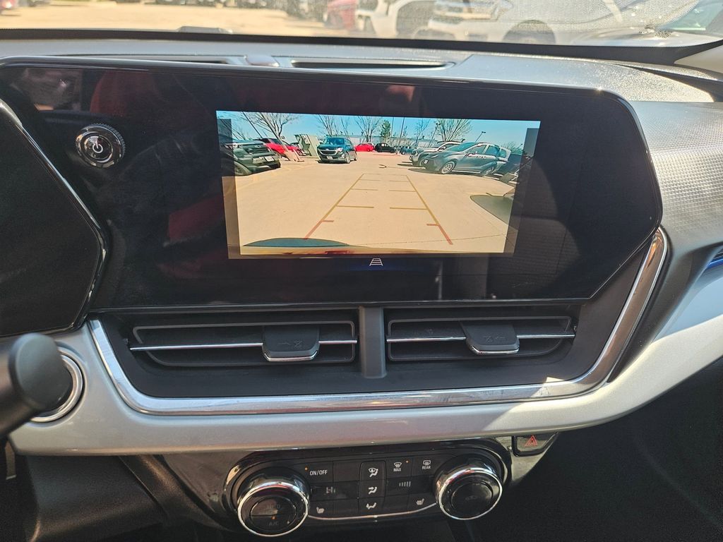 Thumbnail: 2025 Chevrolet Trax - 20