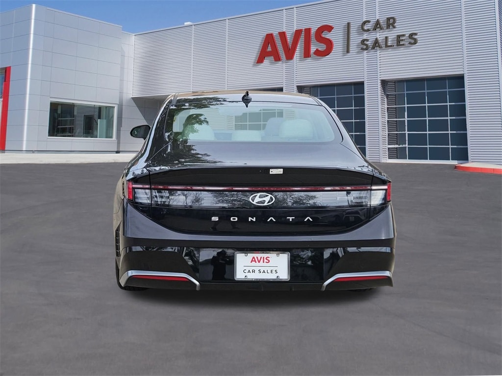 2025 Hyundai Sonata SEL photo 4