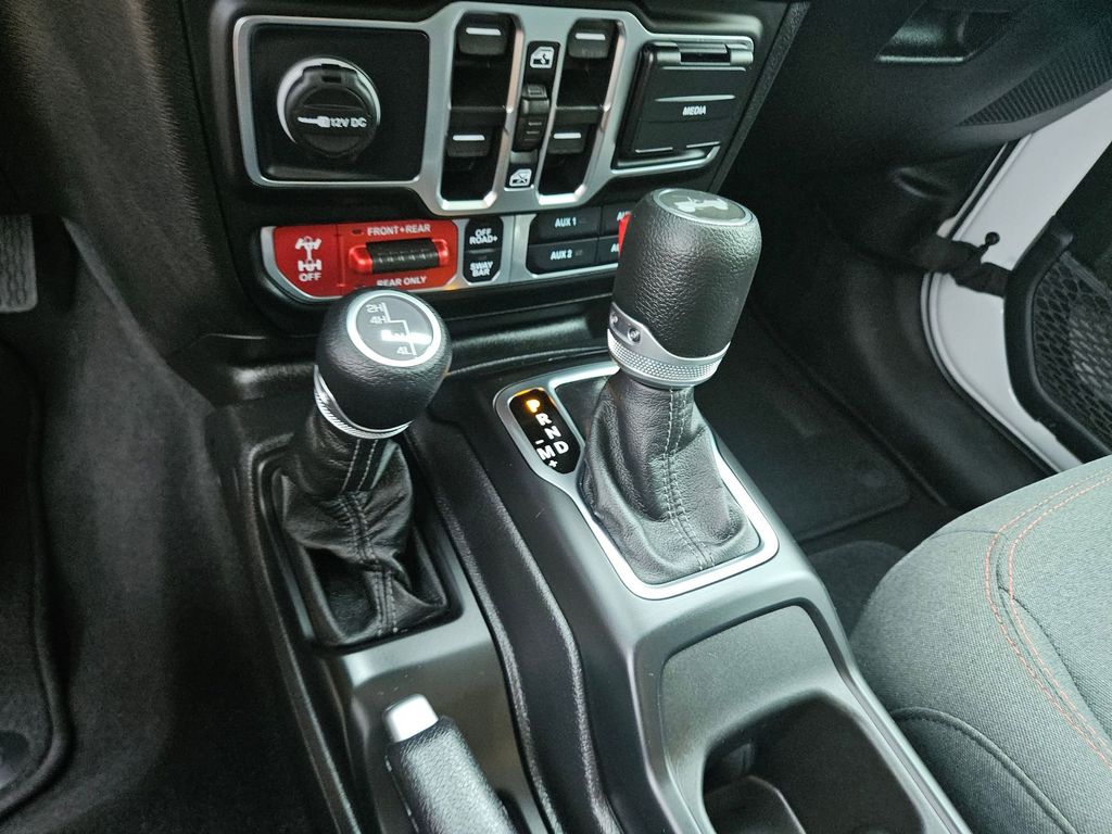 Thumbnail: 2025 Jeep Wrangler - 28