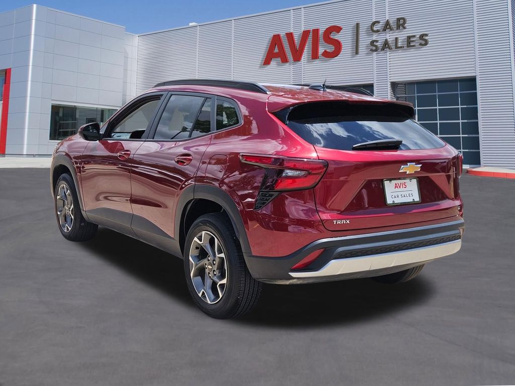 Thumbnail: 2025 Chevrolet Trax - 3