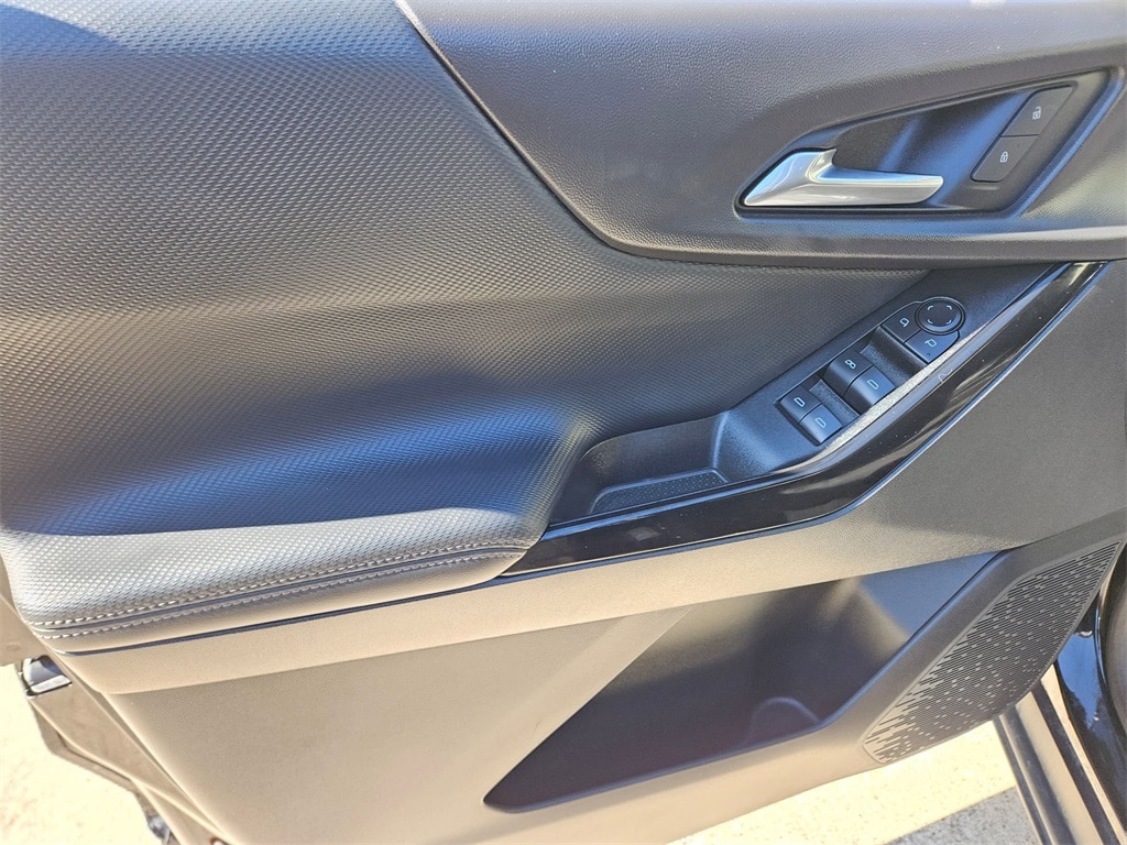 2025 Chevrolet Equinox LT photo 4