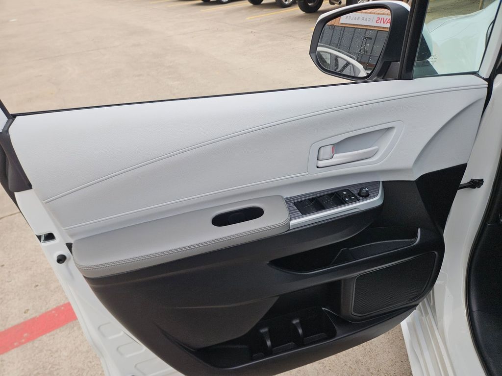 Thumbnail: 2025 Toyota Sienna - 14