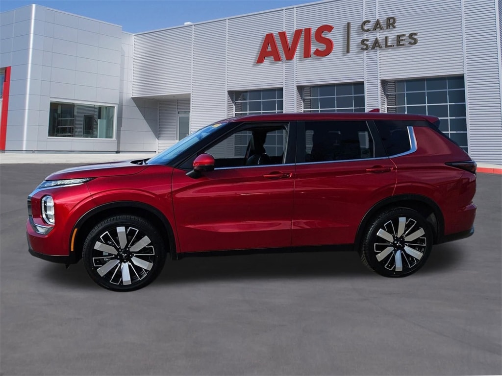 Thumbnail: 2025 Mitsubishi Outlander - 2