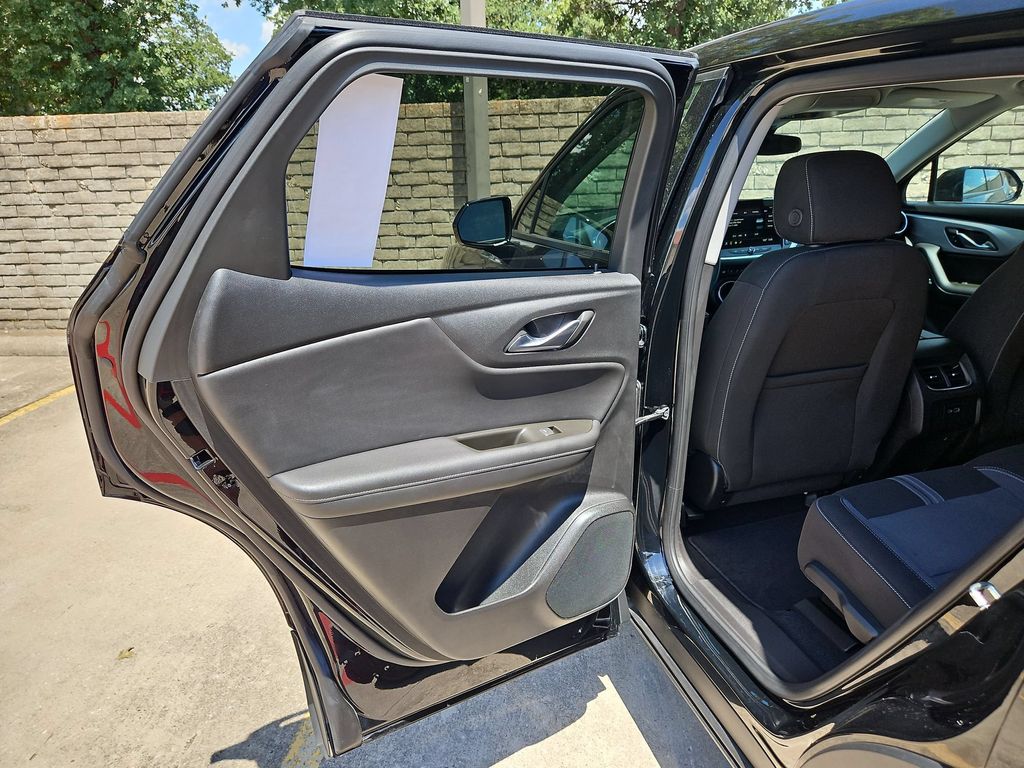 Thumbnail: 2025 Chevrolet Blazer - 27