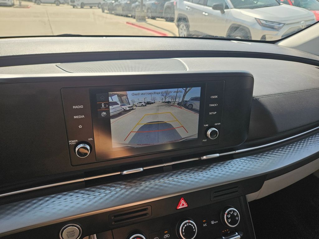 Thumbnail: 2024 Kia Carnival - 22