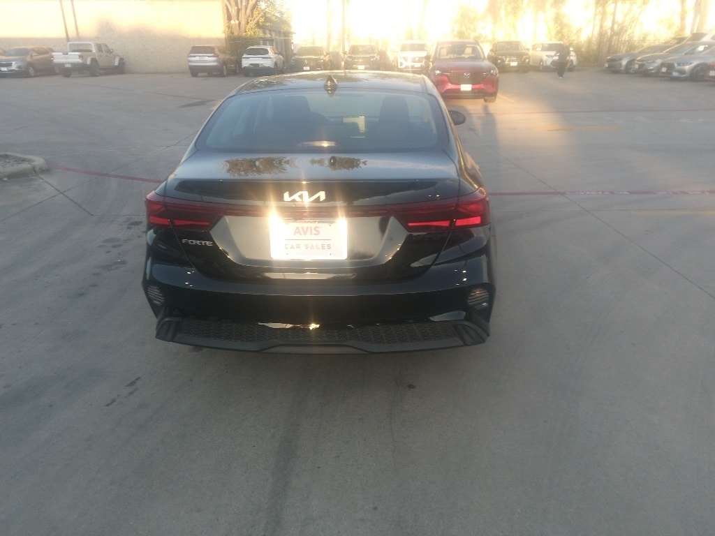 Thumbnail: 2024 Kia Forte - 10
