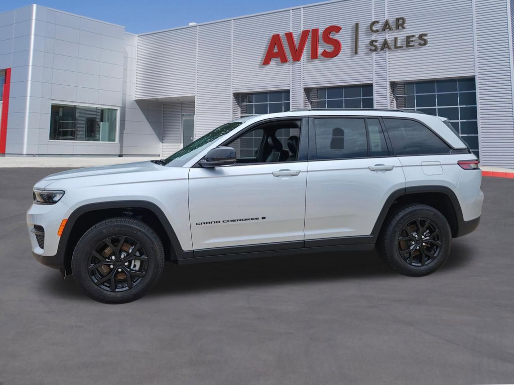 Thumbnail: 2025 Jeep Grand Cherokee - 2