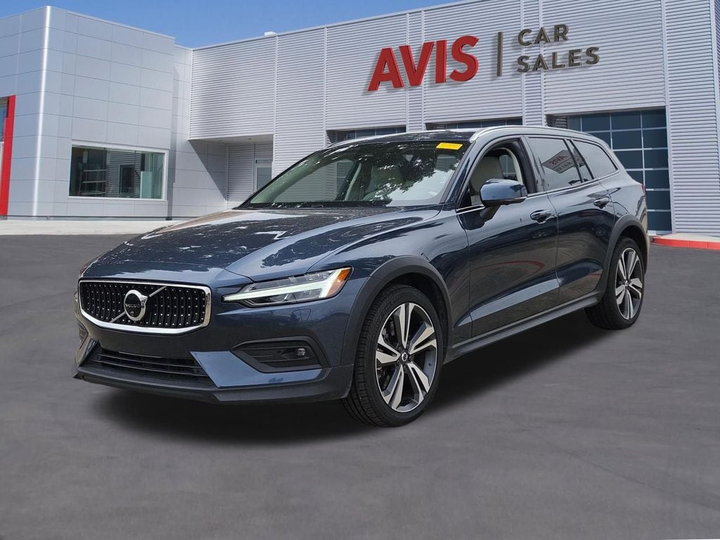 Thumbnail: 2025 Volvo S60 - 1