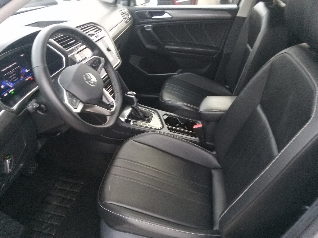 Thumbnail: 2024 Volkswagen Tiguan - 9
