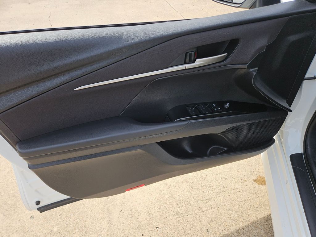 Thumbnail: 2025 Toyota Camry - 14